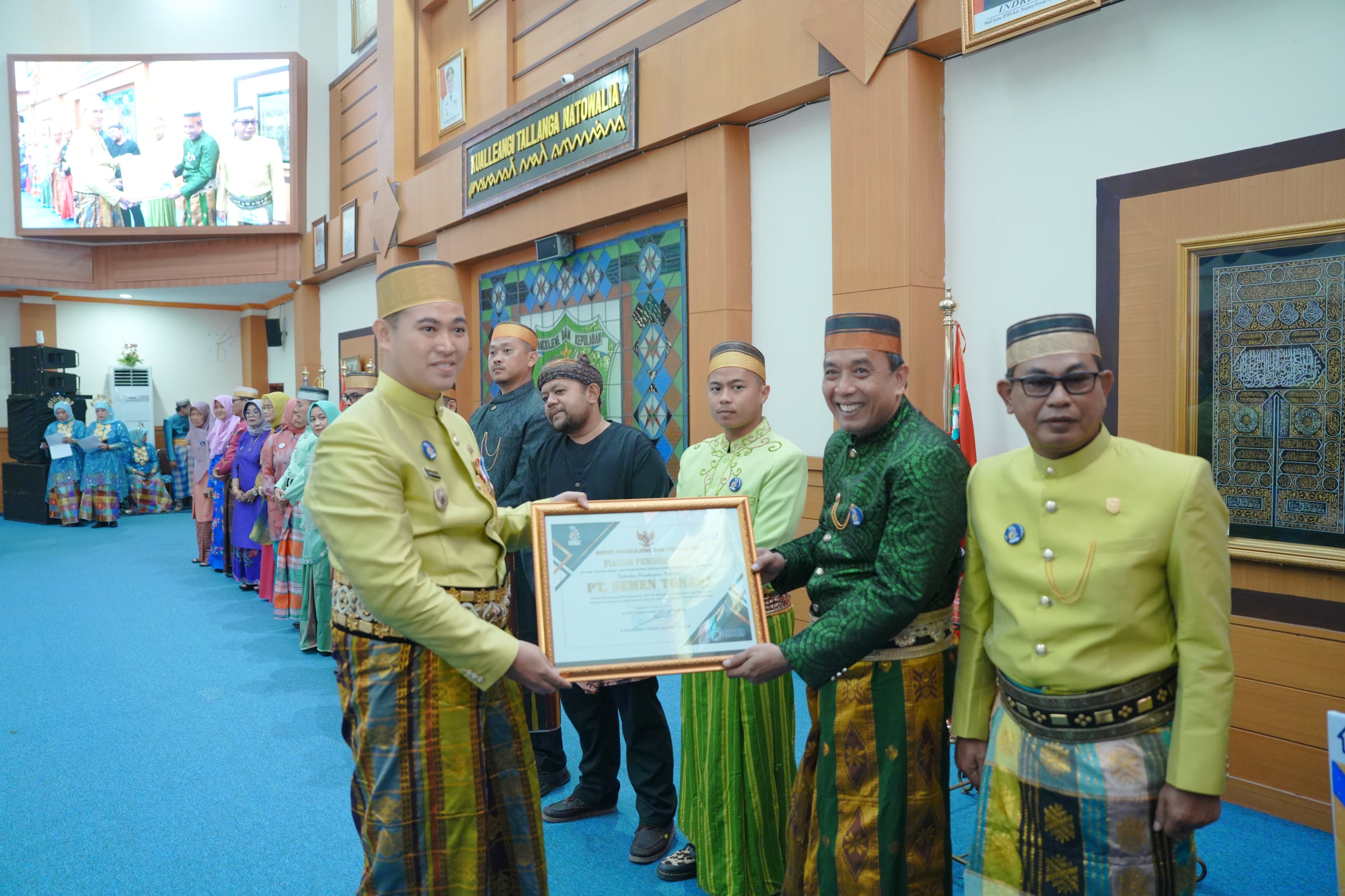 PT Semen Tonasa Diganjar Penghargaan, Pada HUT Kabupaten Pangkep Ke-64