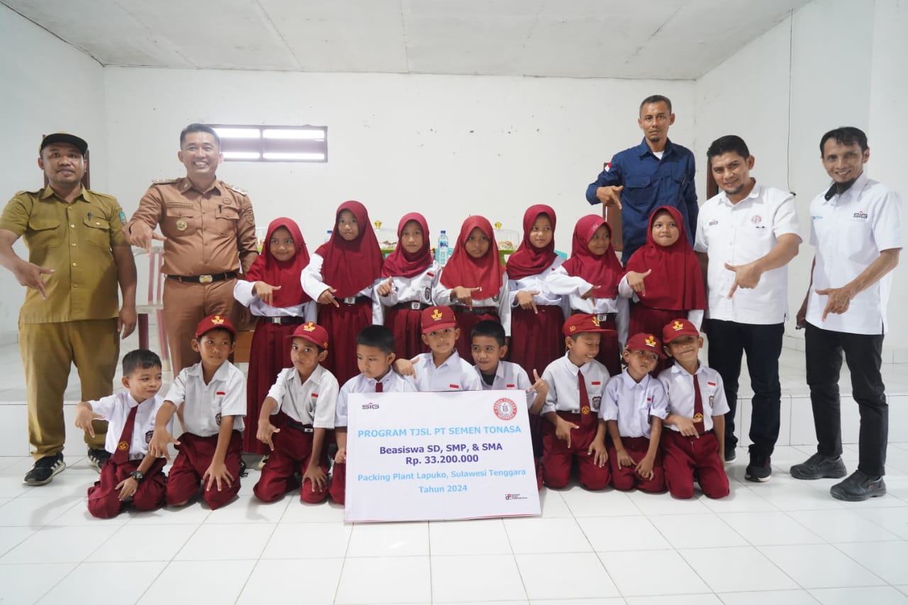 Peduli Pendidikan, Semen Tonasa Gelontorkan Bantuan Beasiswa