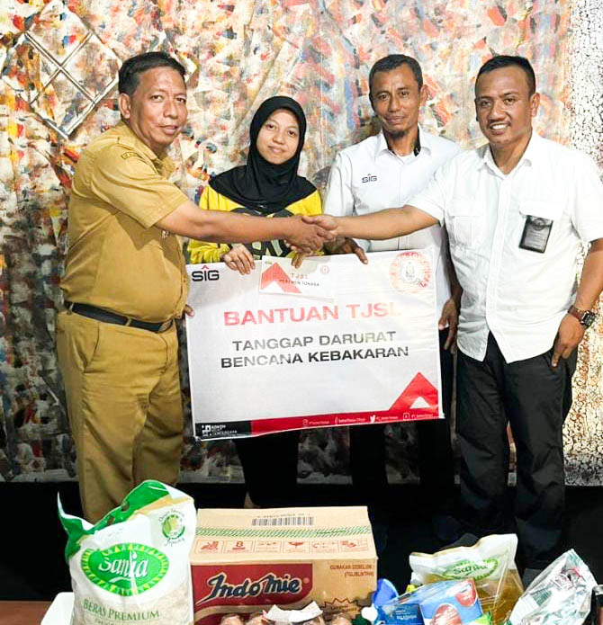 Semen Tonasa Salurkan Bantuan Untuk Masyarakat Korban Bencana