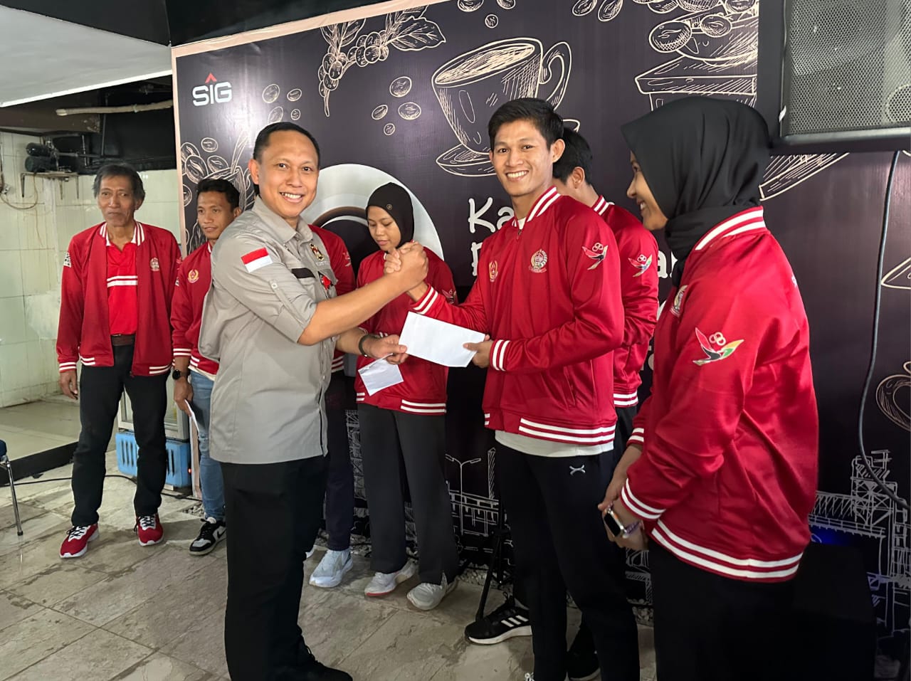 Atlet Persaudaraan Shorinji Kempo (Perkemi) Sulsel Dilepas Dikantor Perwakilan PT Semen Tonasa