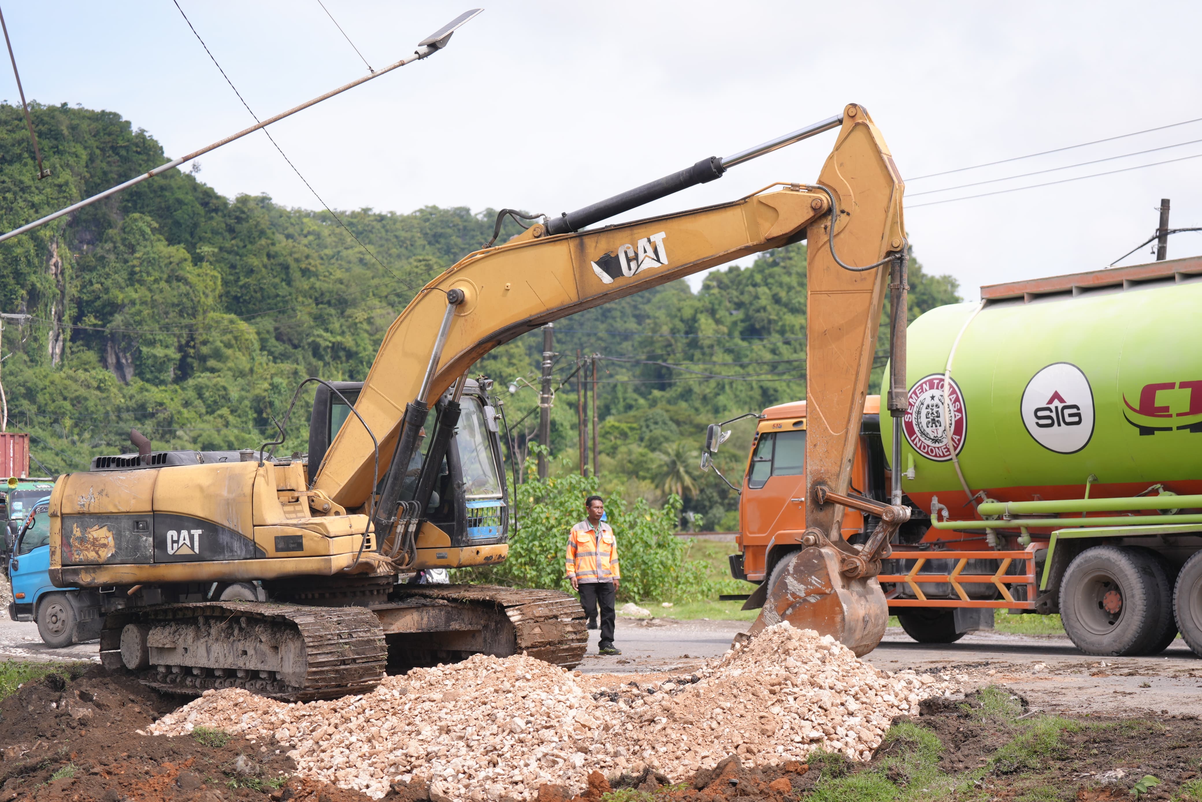PT Semen Tonasa Dukung Penyelesaian Proyek Overpass Demi Akses Jalan Yang Lebih Baik