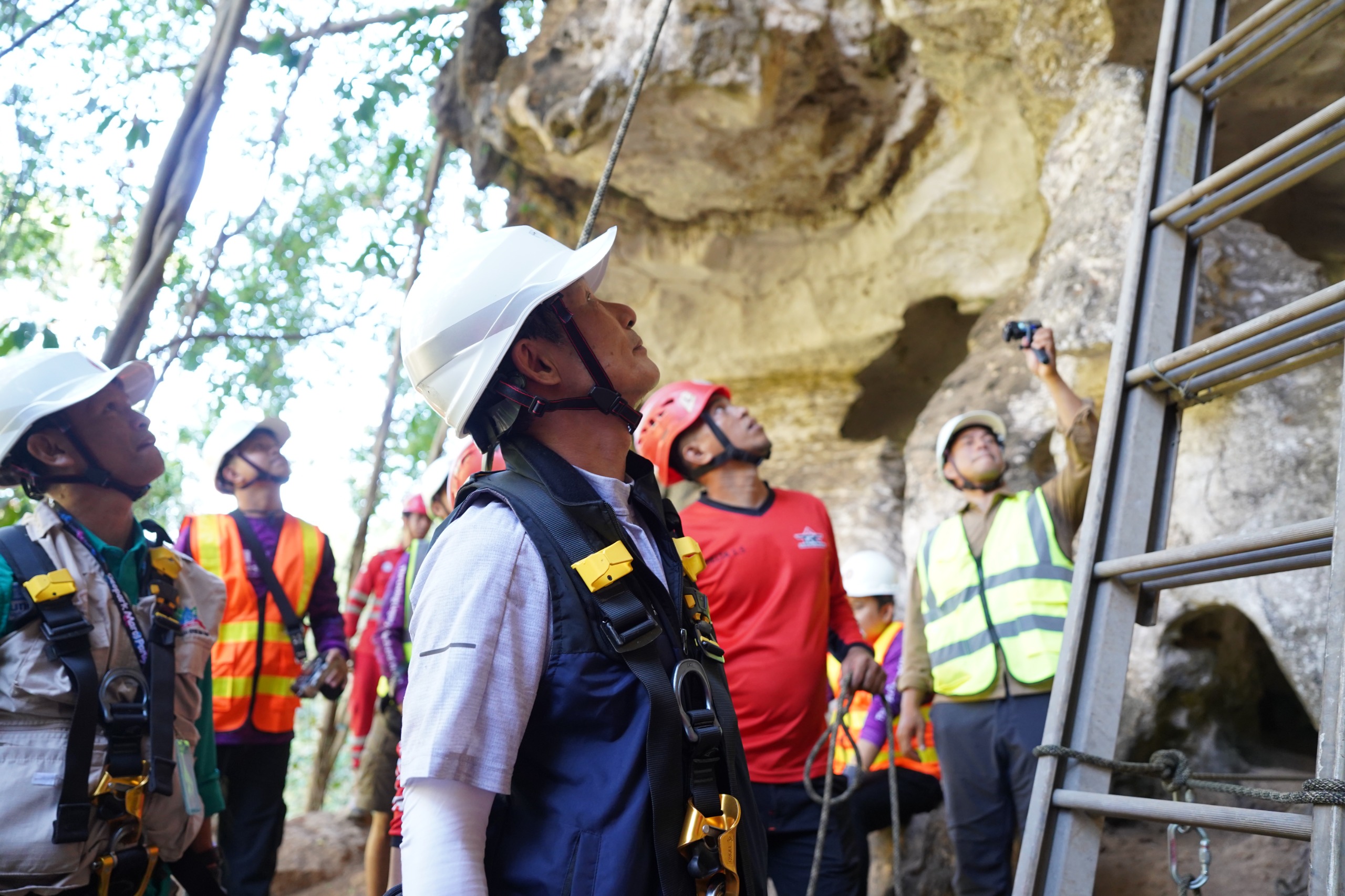 PT Semen Tonasa Tegaskan Komitmen Pelestarian Lingkungan dan Warisan Budaya pada Revalidasi UNESCO Global Geopark